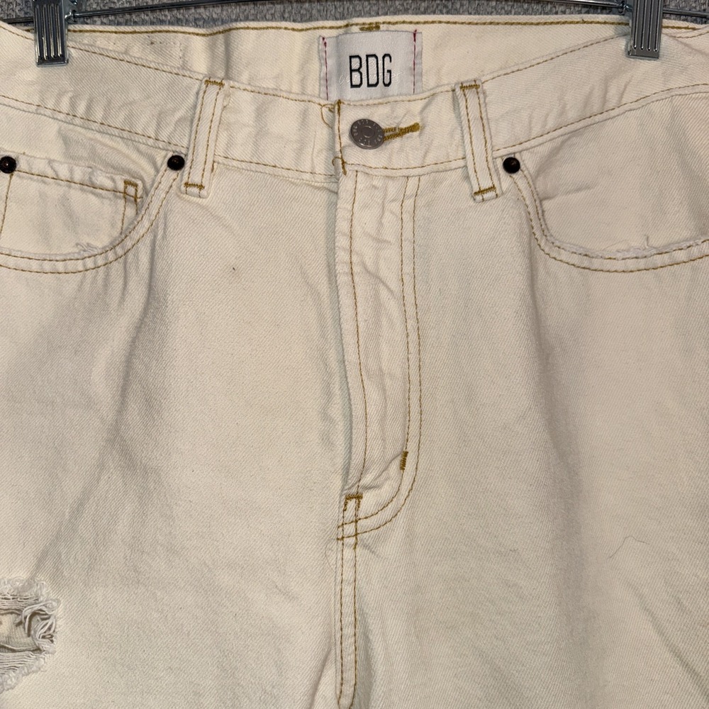 BDG Urban Outfitters Cowboy Jeans Women's Size 31 Ivory Distressed Raw Hem - Picture 2 of 8